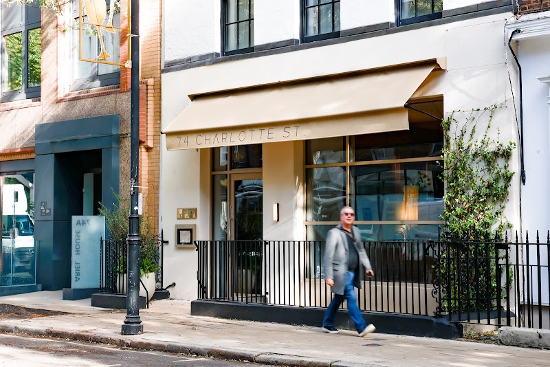 74 Charlotte Street, photo 1