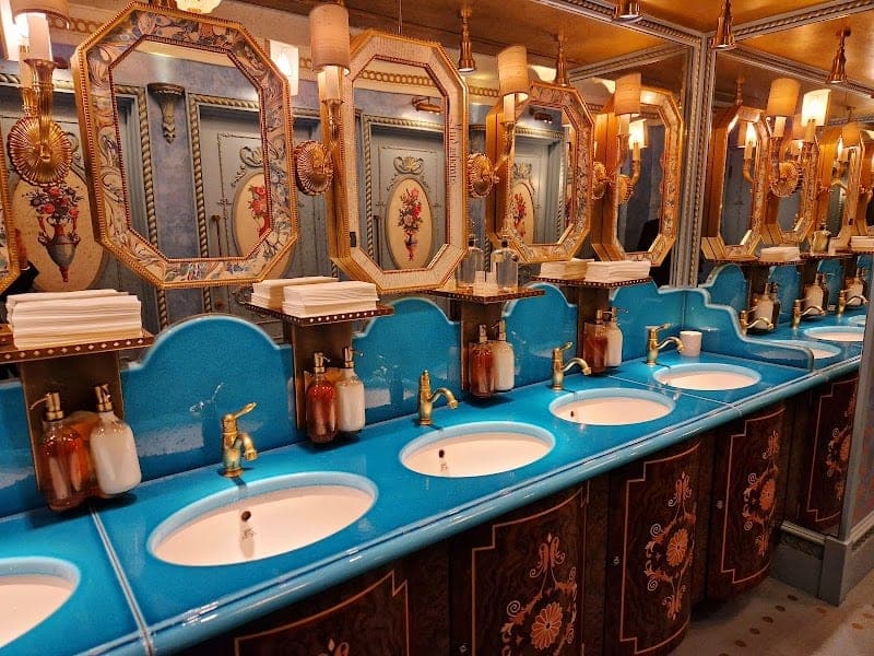 Lilibet's, photo 4