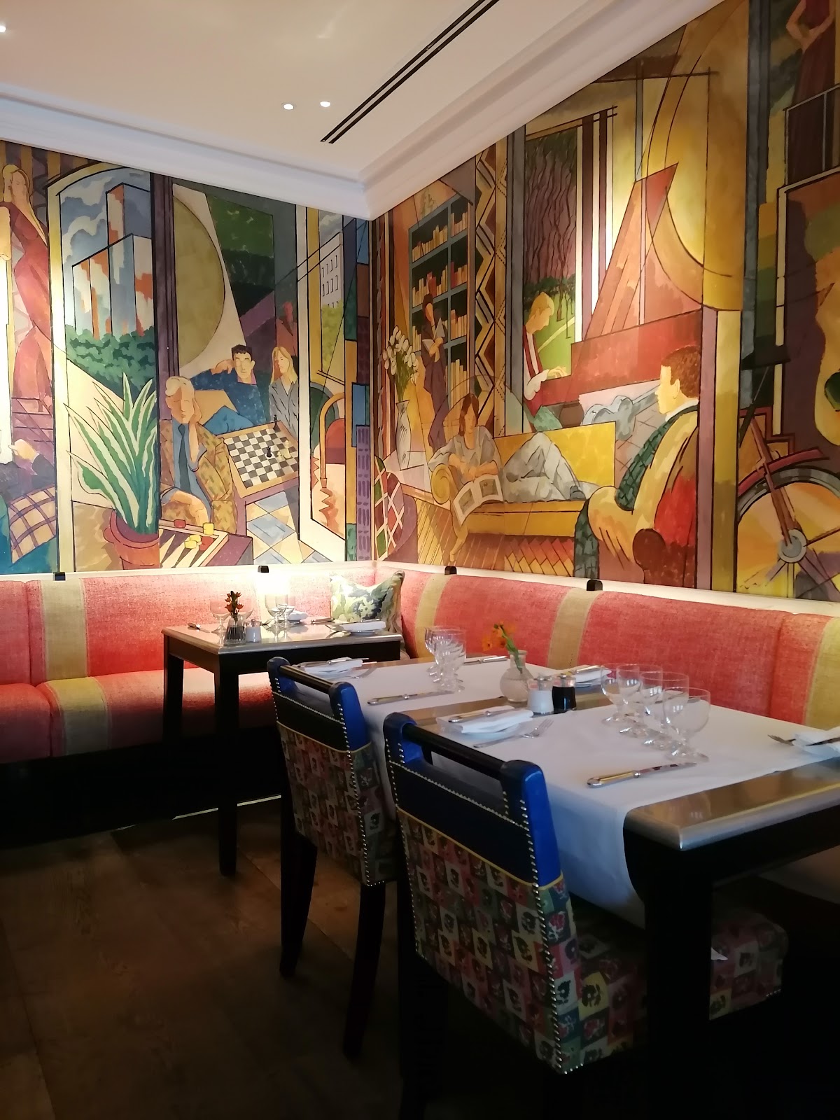 Oscar restaurant in Fitzrovia, London
