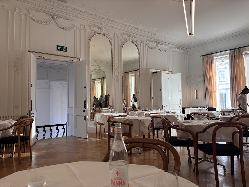 The Lavery, photo 2