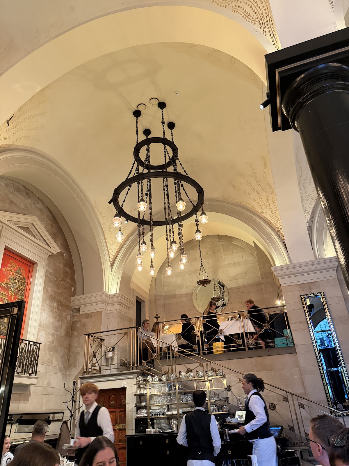 The Wolseley, photo 2